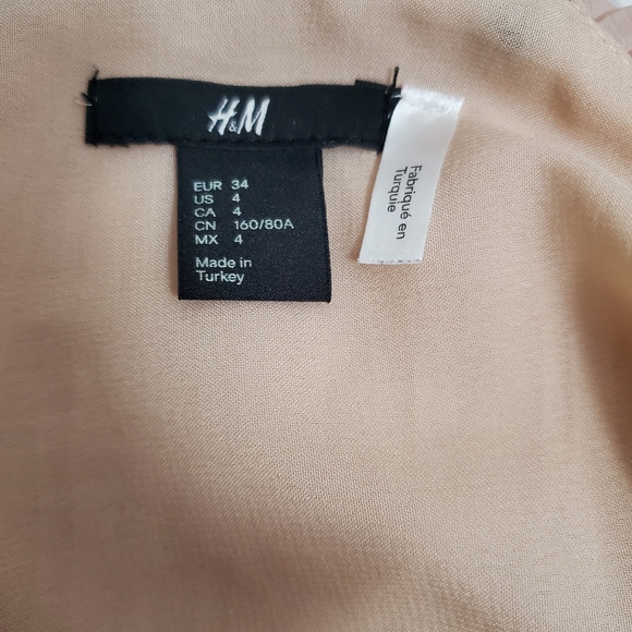 H&M Pleated Sleeveless Top - Picture 4 of 6